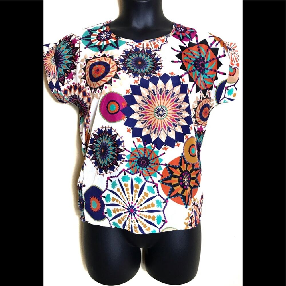 LIVA GIRL  Abstract Print Cuffed sleeved Top Sz M